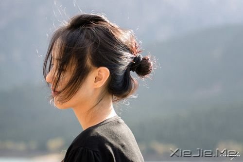 在岁月长河里掀不起任何波澜 (1)